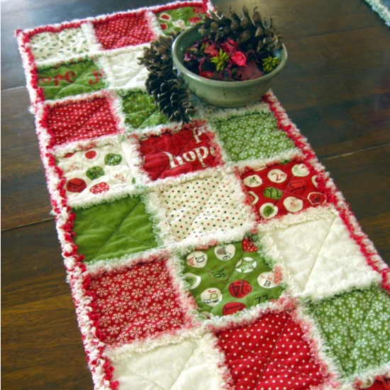 Charm Pack Rag Holiday Table Runner Anyone Can Make – Quilting Cubby