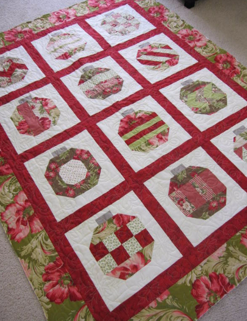 a-christmas-ornament-quilt-for-baubles-of-fun-quilting-cubby