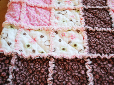 baby raggy quilt pink