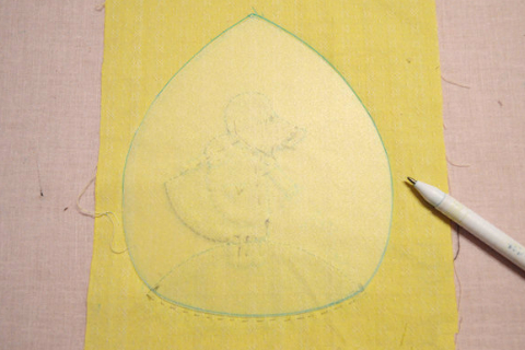 draw outline shape of sunbonnet sue zippered pouch