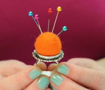 finger ring pin cushion