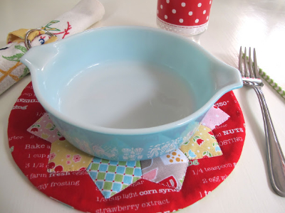 placemats and hotplates strawberry fabric