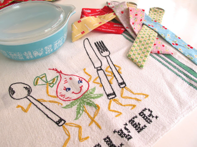 placemats and hotplates vintage floursack napkins