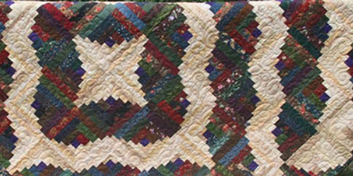 Curvy Log Cabin Quilt contrasting fabric