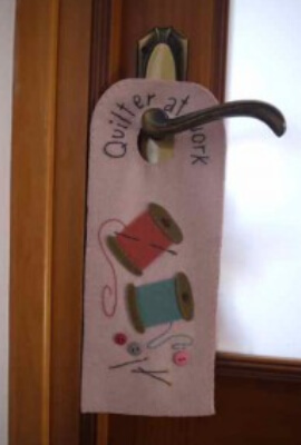 door hanger quilt message