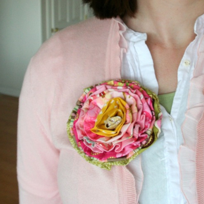 how to make a scrappy rose brooch