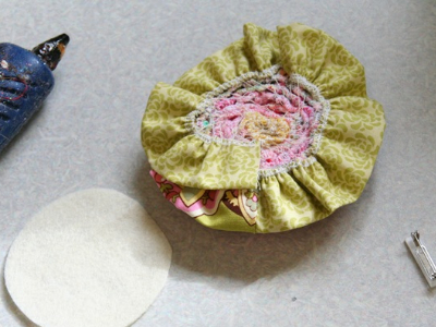 what to use for the backing of a fabric brooch