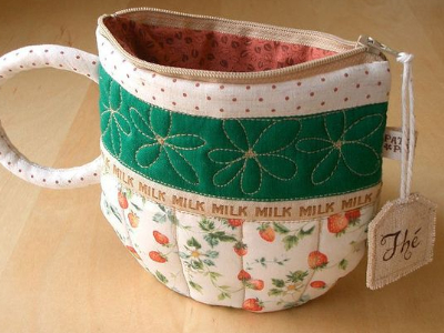 zipper pouch teacup quilted strawberry fabric