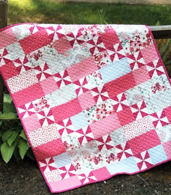 pinwheel quilt pattern Dear Stella Flirt fabric