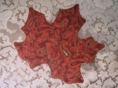 quilted maple leaf mug rug