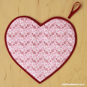 add-loop-to-heart-shaped-pot-holder