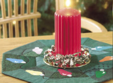 christmas-table-topper-with-appliqued-lights