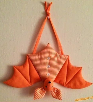 halloween-hanging-bat-pattern