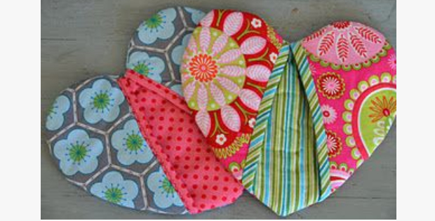 Home Is Where These Heart Pot Holders Are – Quilting Cubby