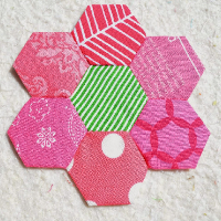 hexagon flower take out paper to sew