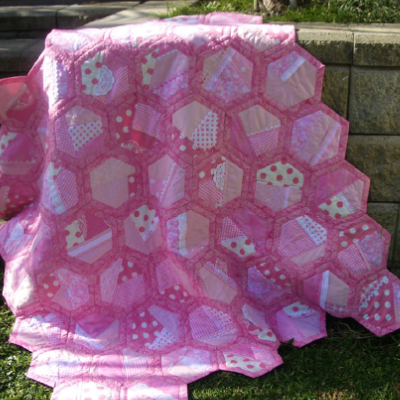 hexagon quilt with nesting hexagons