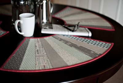 merry-go-round-placemats-dresden-pattern