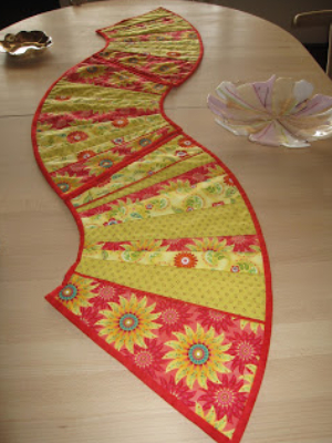 merry-go-round-placemats-used-as-a-table-runner