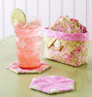 quilty-gifts-for-foodies-fabric-basket-and-matching-coasters