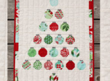 christmas-tree-quilt-baubles