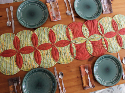 cathedral-window-table-runner-pattern