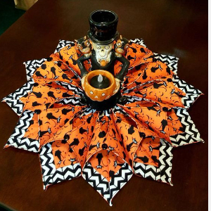 fold-n-stitch-wreath-halloween-fabric