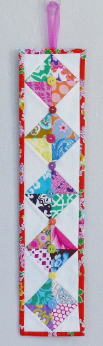 mini-skinny-wall-hanging-for-christmas-free-pattern