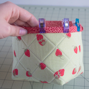 how-to-sew-the-top-binding-of-a-fabric-basket