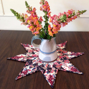 lone-star-table-topper-christmas