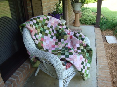 Rhubarb Pie throw quilt