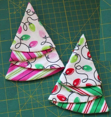 how-to-make-christmas-tree-table-napkins