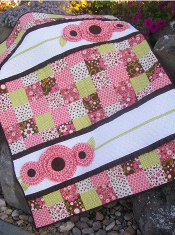gilr baby quilt Pocket Full Of Posies