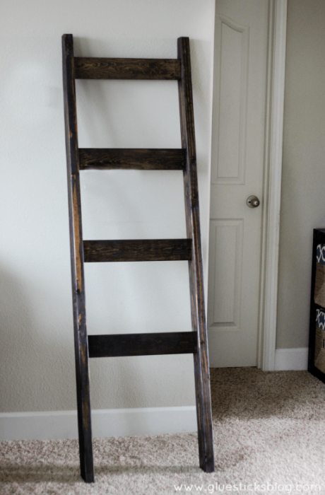 make a quilt ladder with four steps