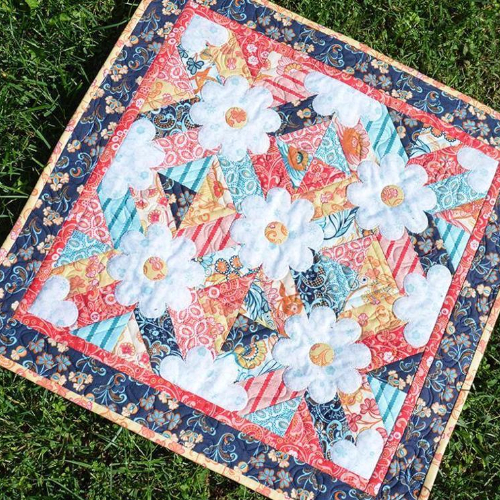 Blossoms mini quilt table mat