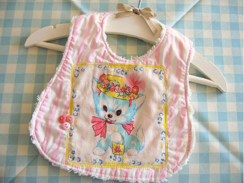 baby bib Pam Kitty