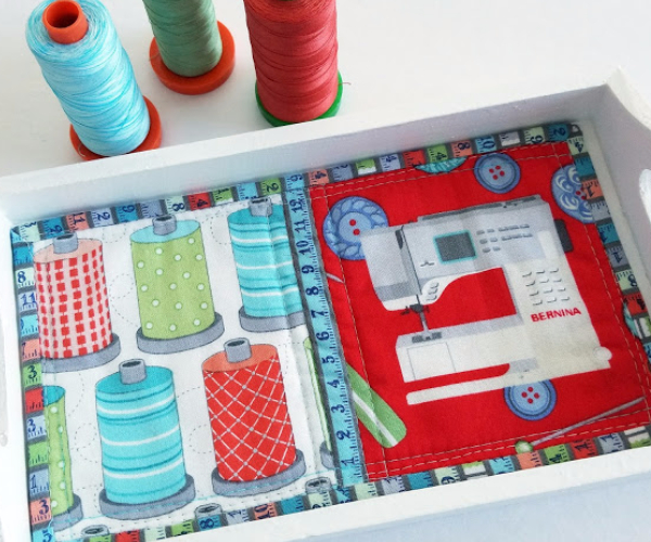 cute mug rug with sewing machine print