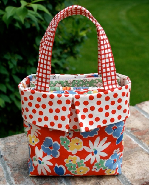 Fat Quarter Gift Bag Pretty In Polka Dots And Packed With Sewing ...