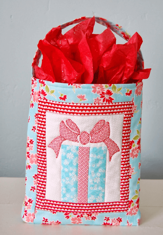 handmade gift bag for quilters