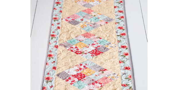 The Prettiest Jelly Jar Table Runner