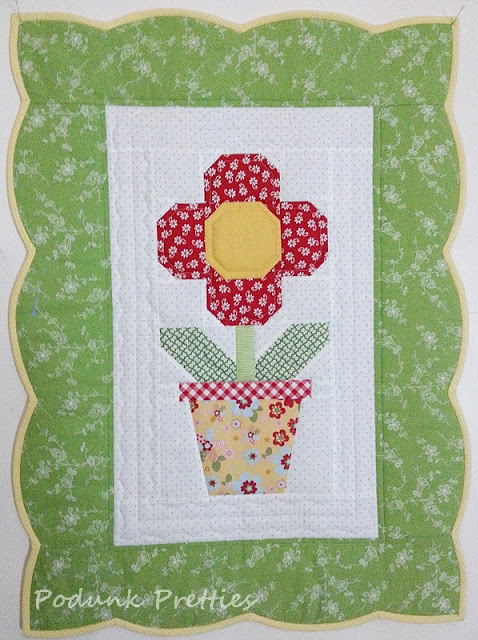pieced flower mini quilt