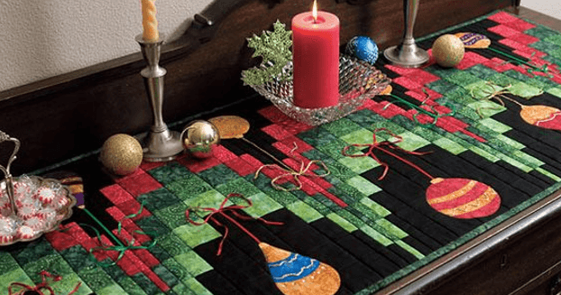 Christmas table runner Dec La Table