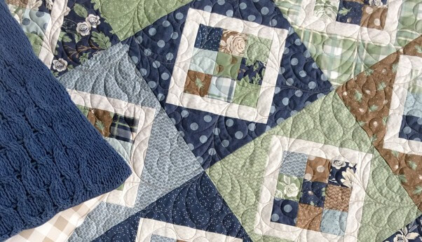 9 Patch Pivot Fat Quarter Quilt