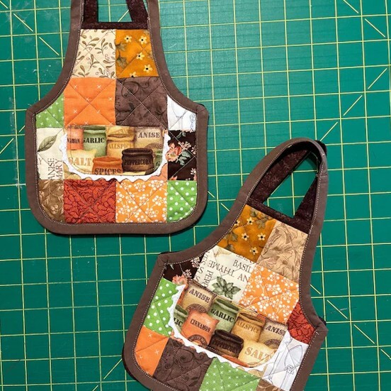 apron hot pads kitchen fabric print