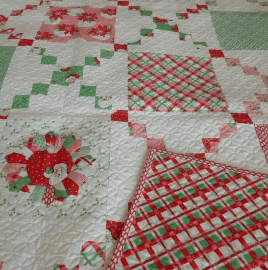 Plaid fabric Swell Christmas Quilt Pot Luck