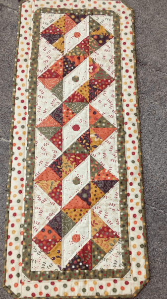 Pole twist table runner pattern